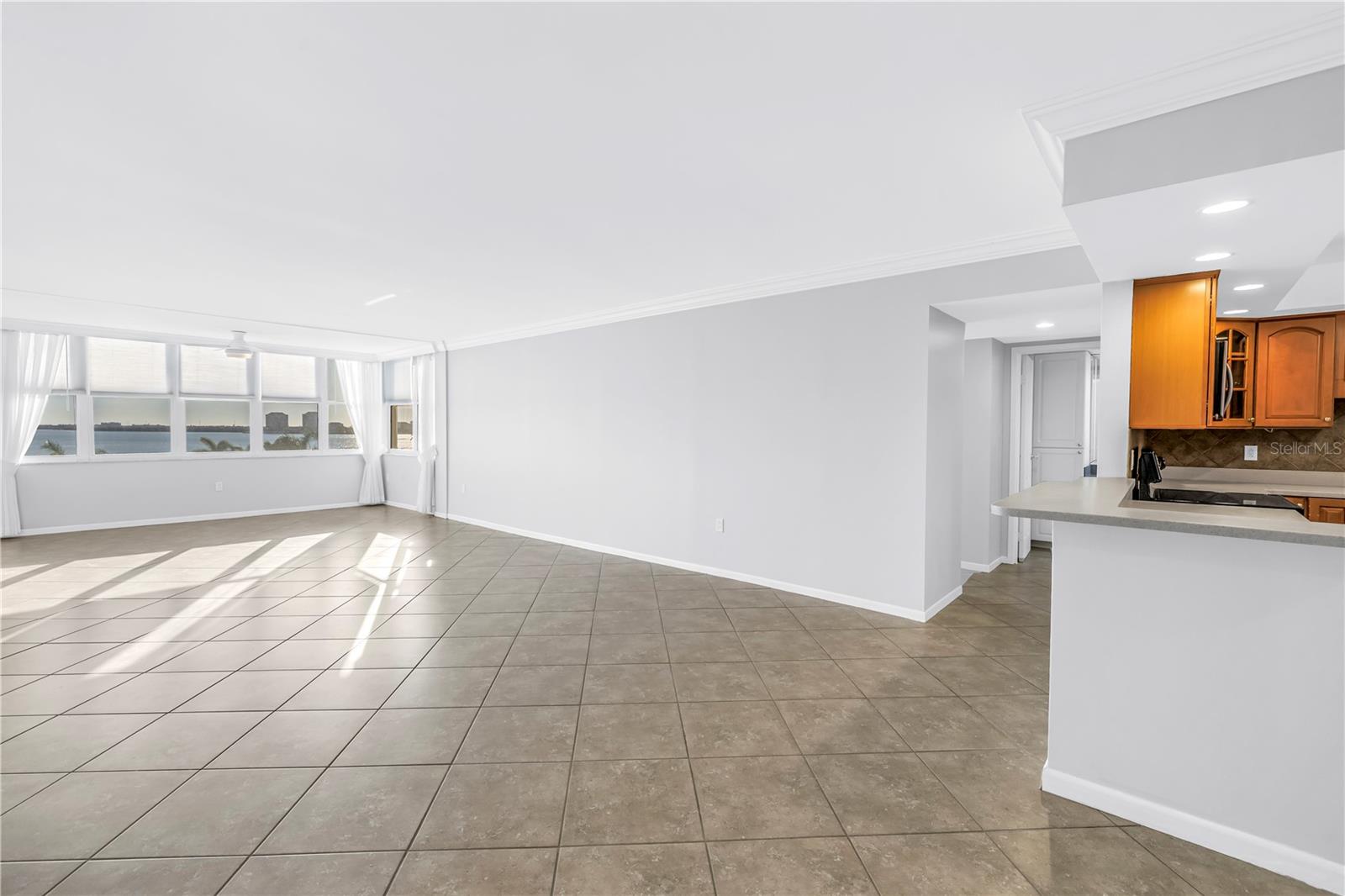 Image 11 of 66 For 5108 Brittany Drive S 405