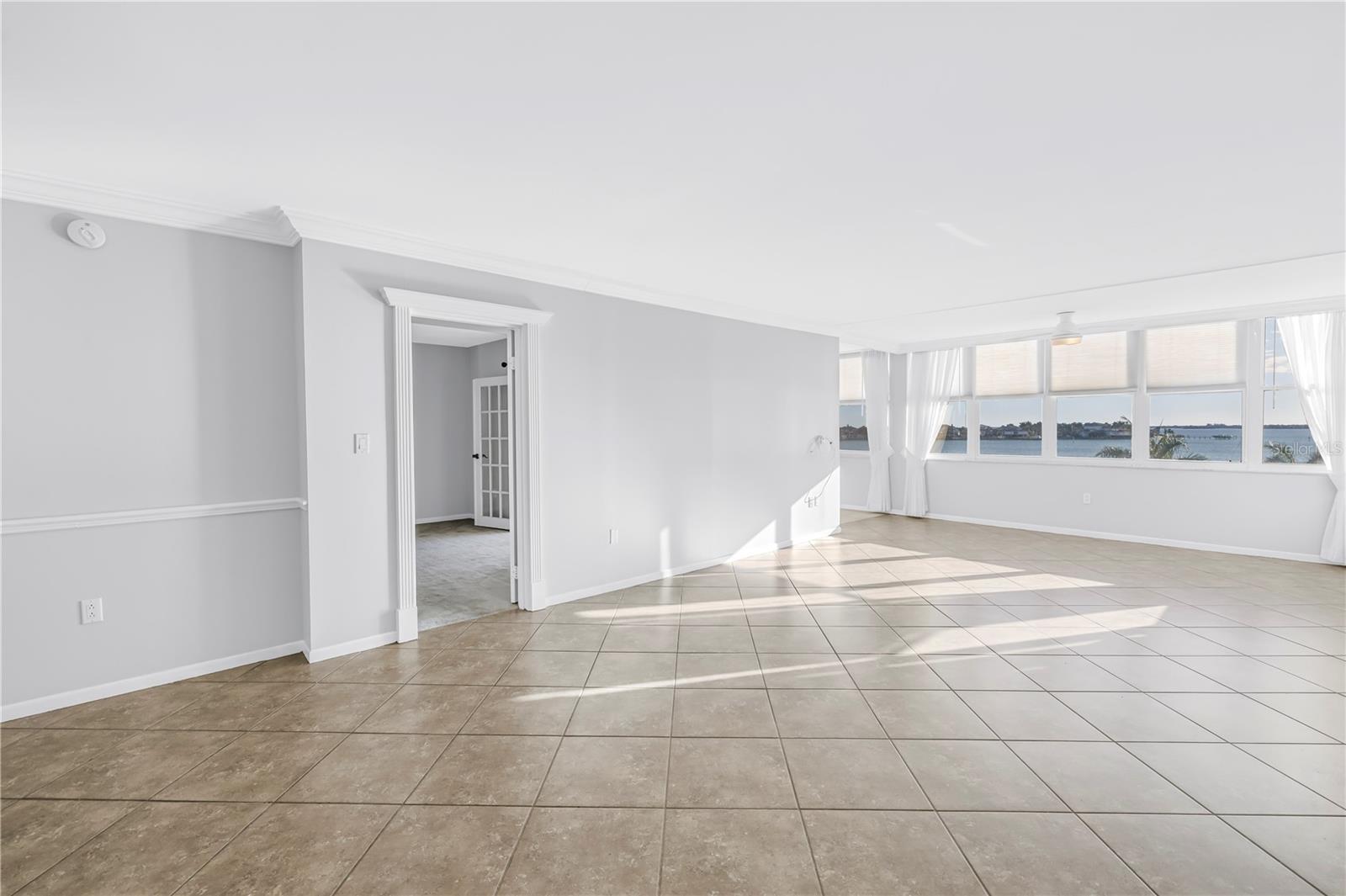 Image 14 of 66 For 5108 Brittany Drive S 405