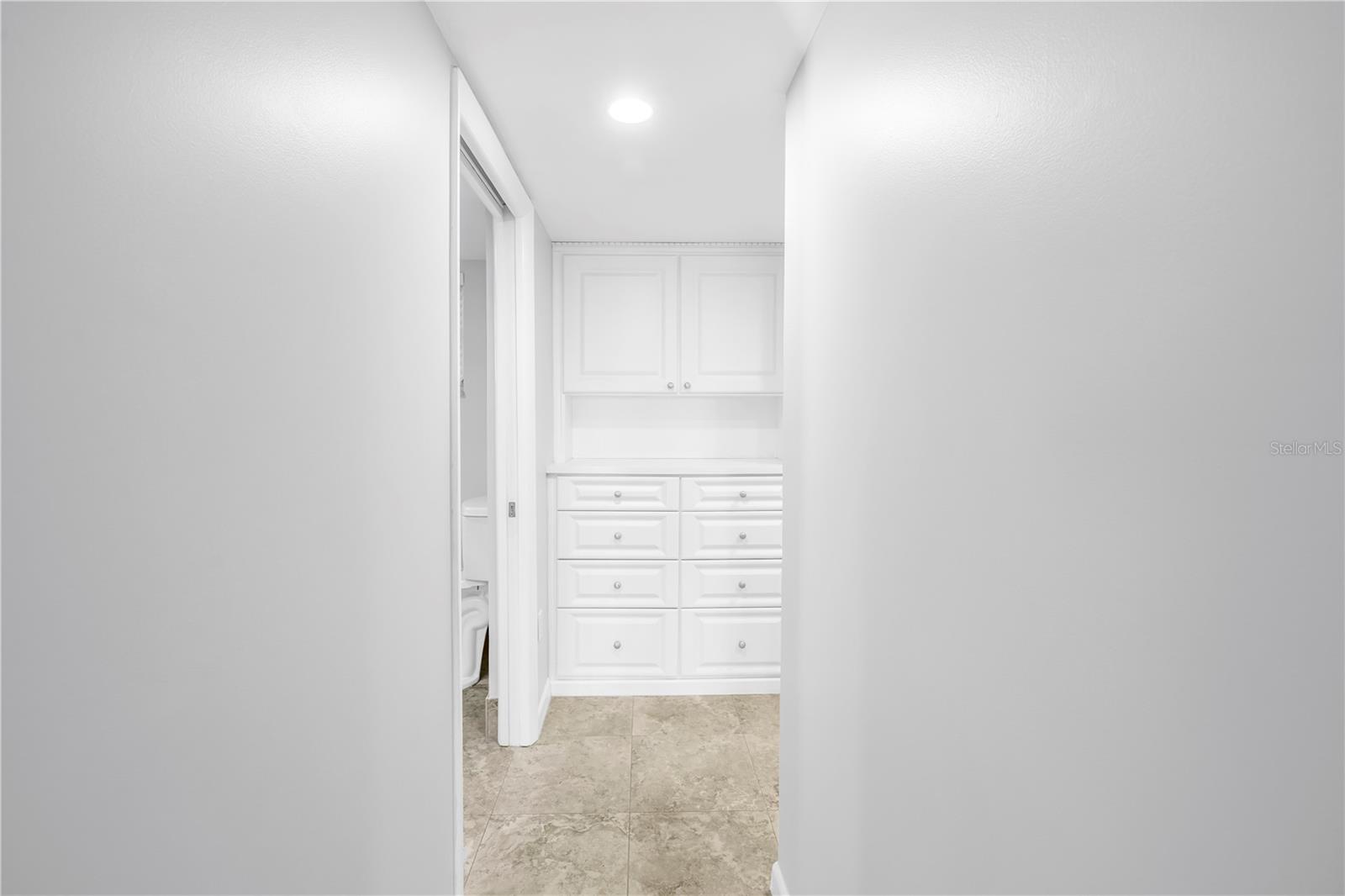 Image 25 of 66 For 5108 Brittany Drive S 405