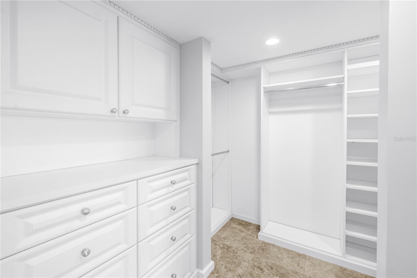 Image 26 of 66 For 5108 Brittany Drive S 405