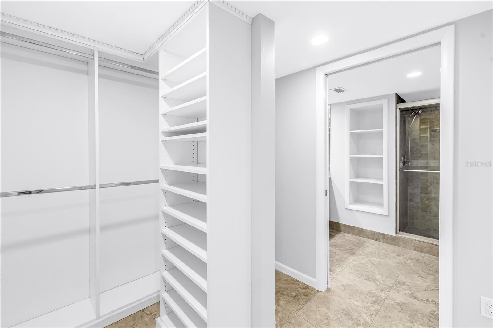 Image 28 of 66 For 5108 Brittany Drive S 405