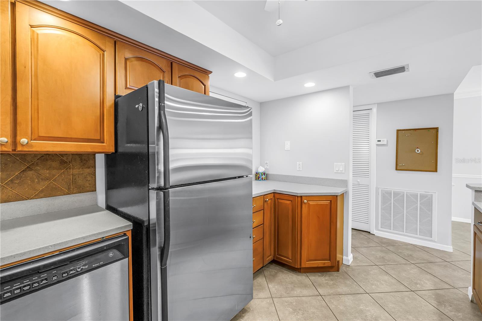 Image 7 of 66 For 5108 Brittany Drive S 405