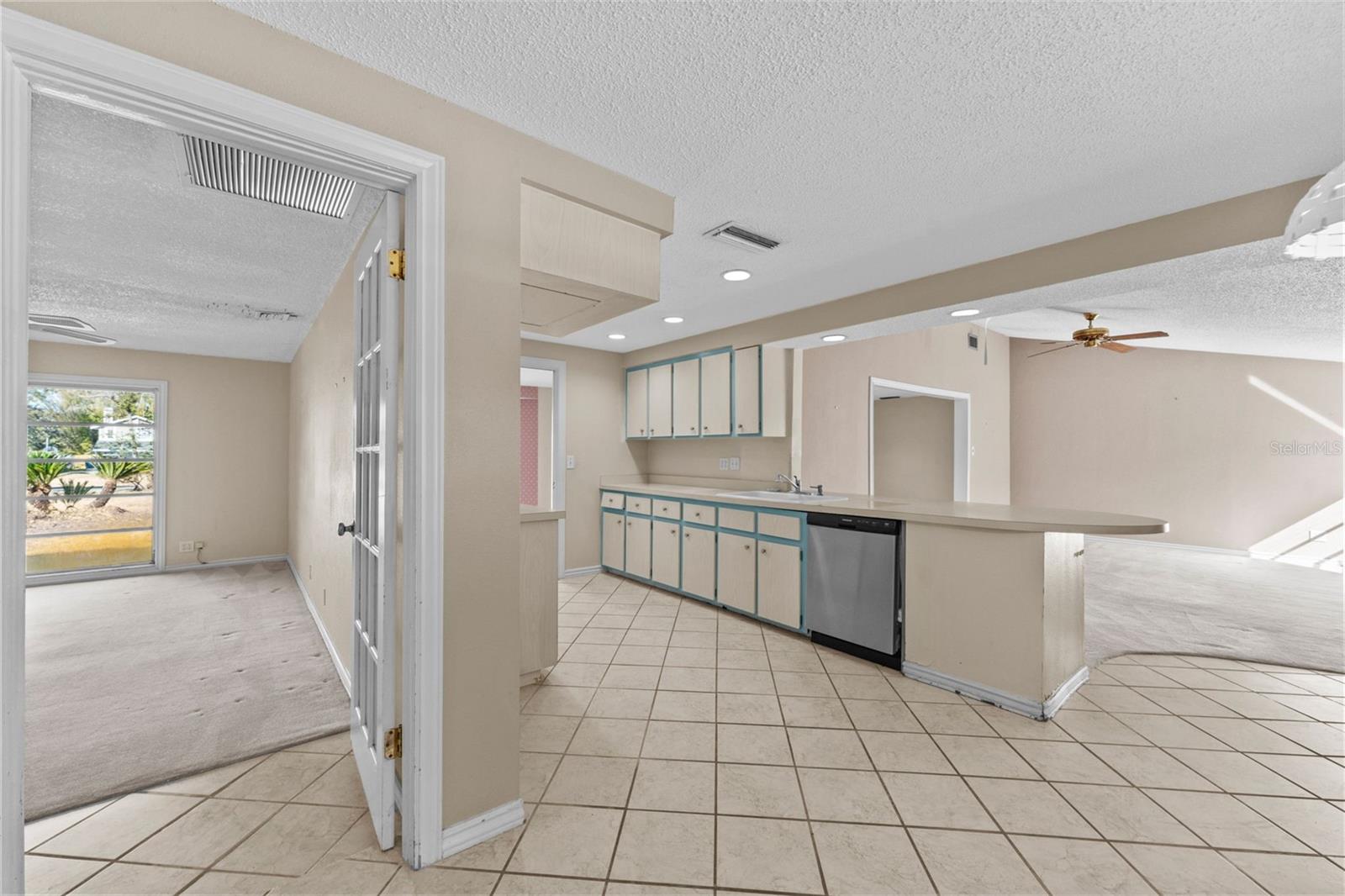 Image 13 of 26 For 27814 Quail View Lane