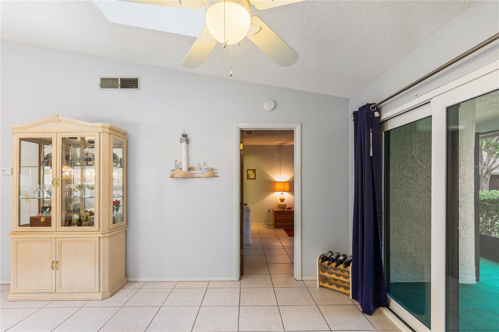 Image 22 of 44 For 2603 Oak Circle 2603