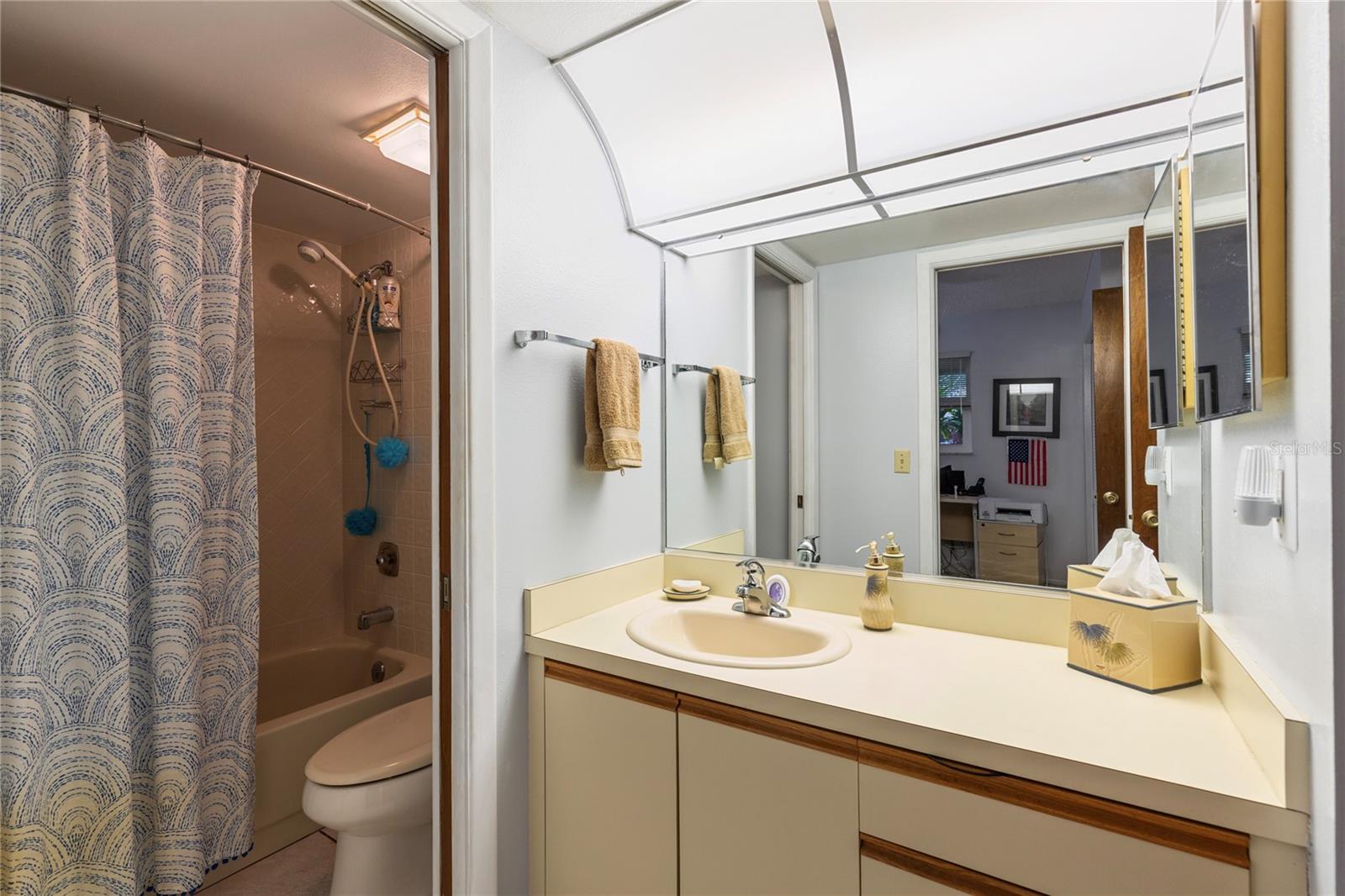 Image 36 of 44 For 2603 Oak Circle 2603