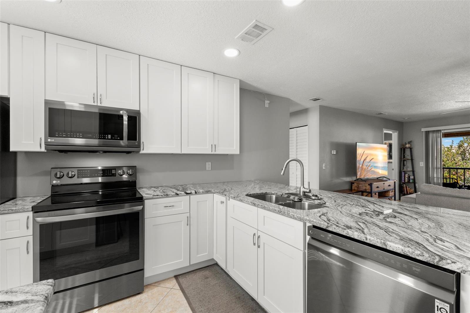 Image 4 of 36 For 3001 58th Avenue S 606