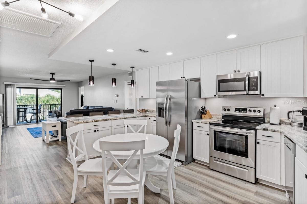 Image 13 of 44 For 3210 Gulf Boulevard 307