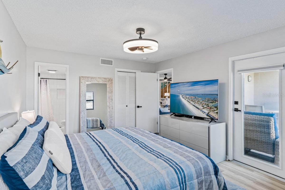 Image 17 of 44 For 3210 Gulf Boulevard 307