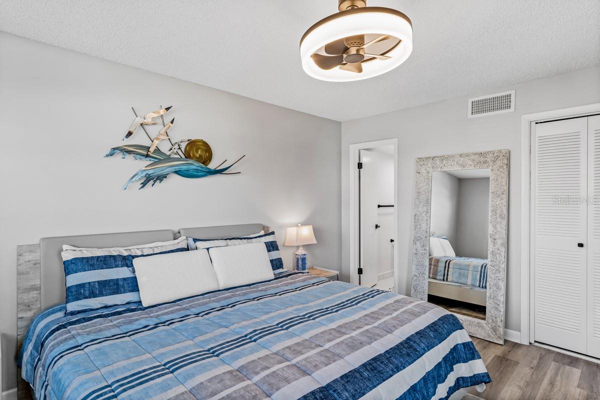 Image 18 of 44 For 3210 Gulf Boulevard 307