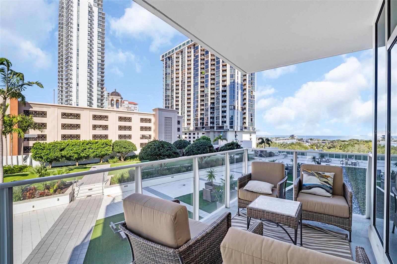 Image 18 of 51 For 175 1st Street S 702