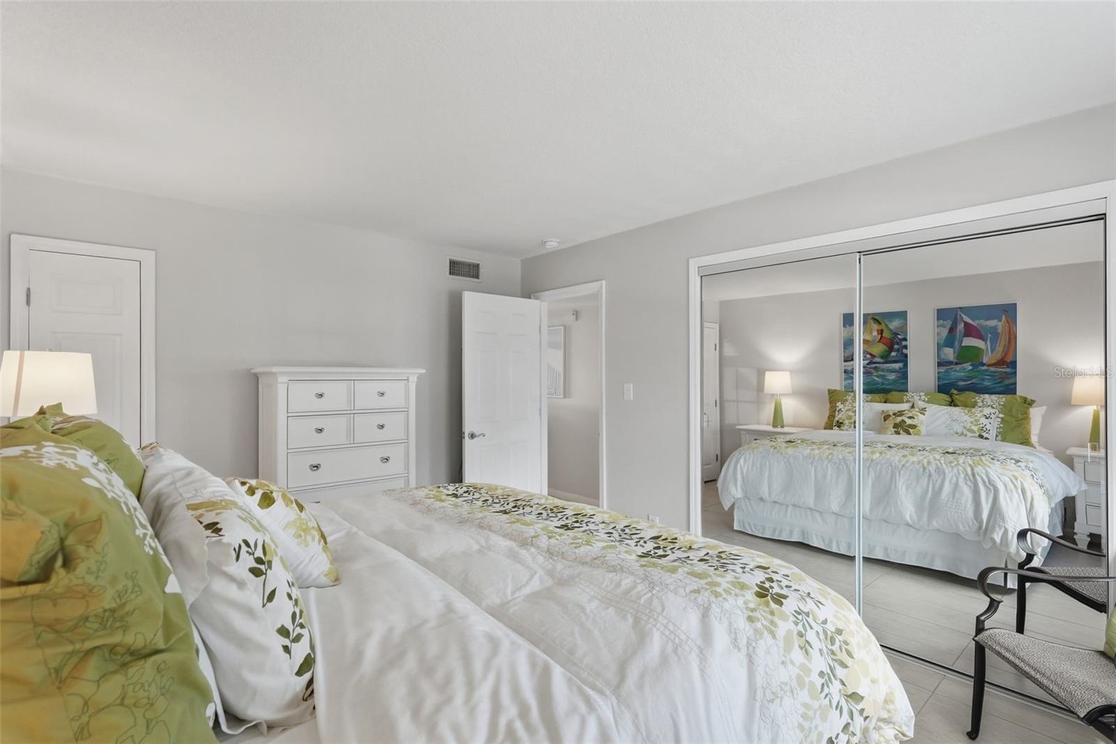 Image 15 of 43 For 3783 Pompano  B