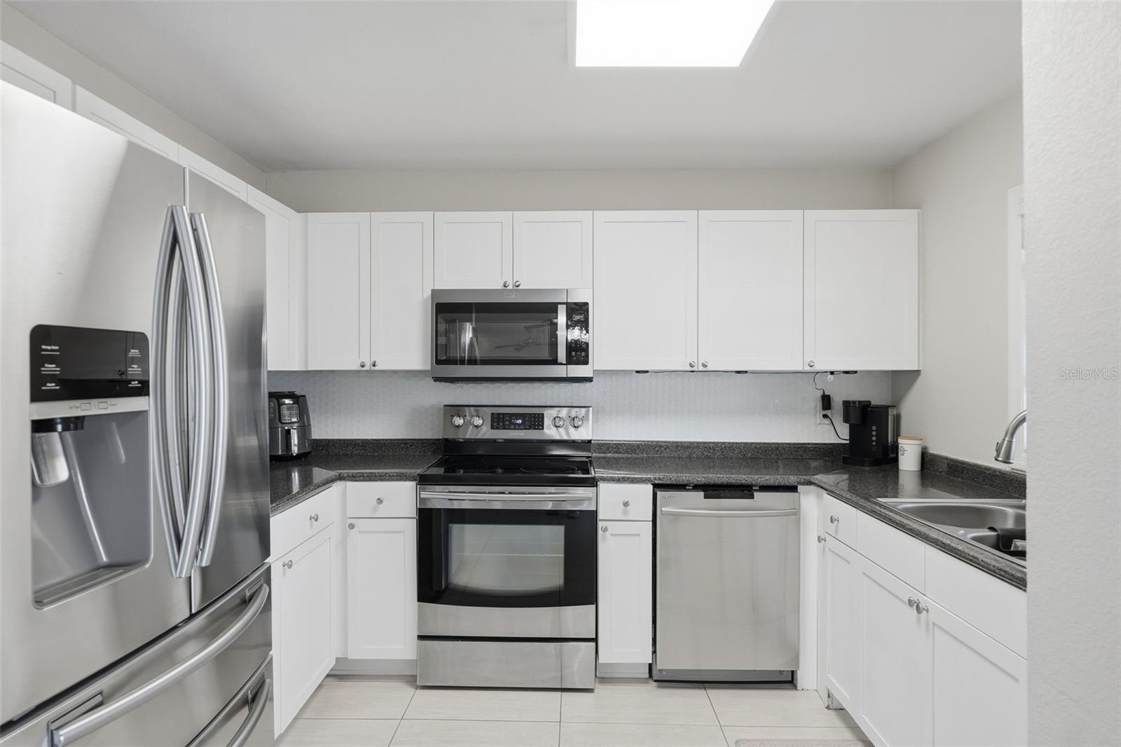 Image 3 of 43 For 3783 Pompano  B