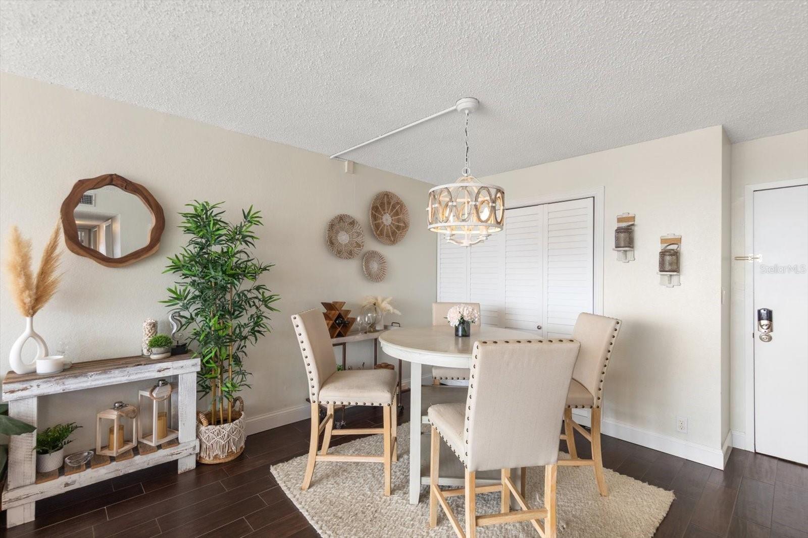 Listing photo id 10 for 255 Dolphin Point 508
