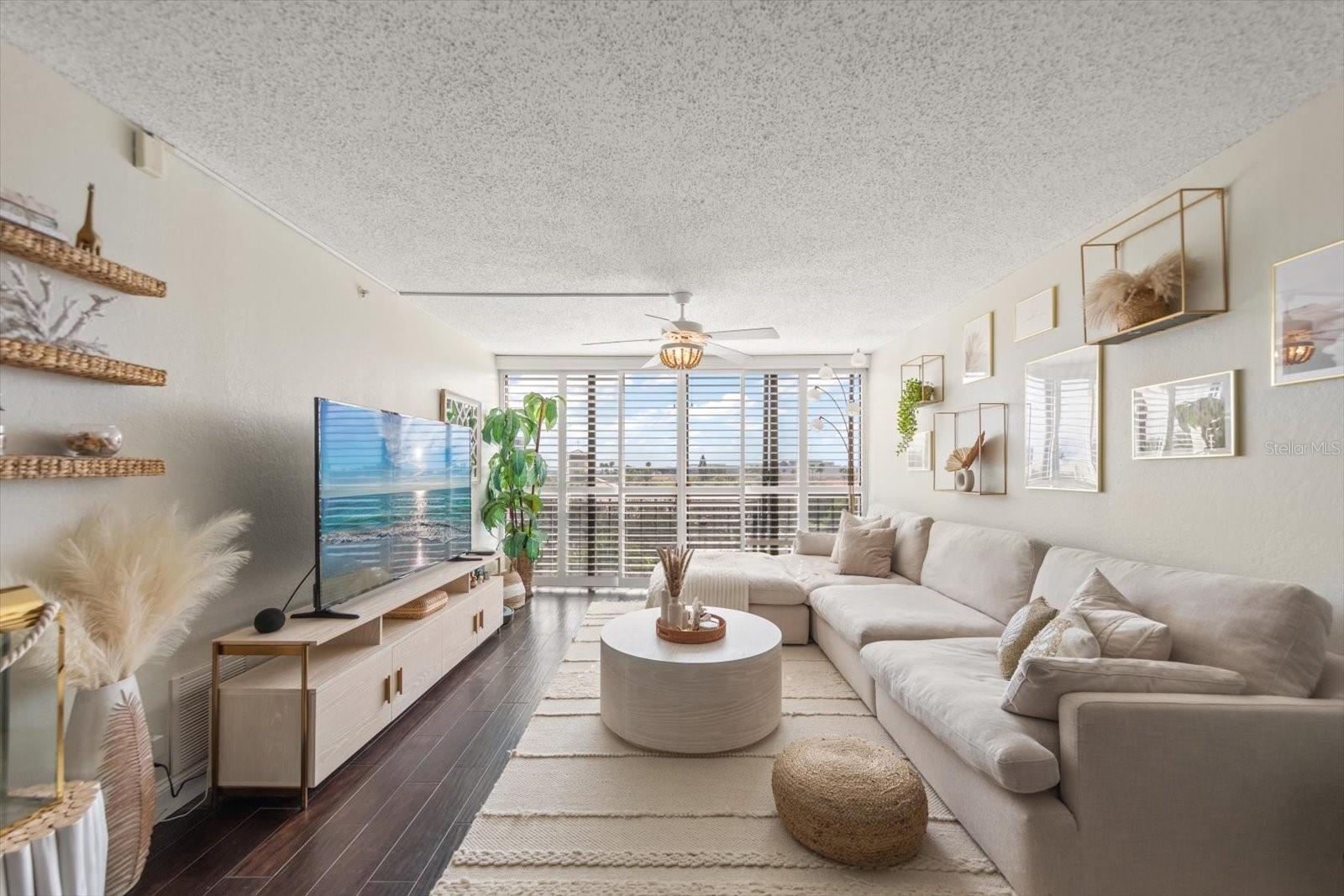 Listing photo id 11 for 255 Dolphin Point 508