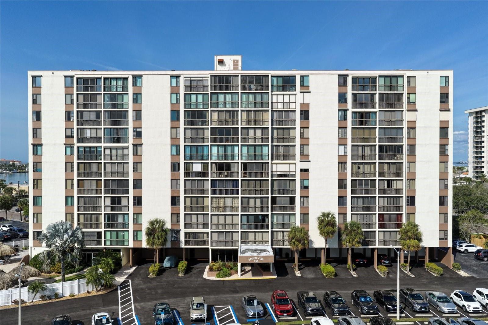 Listing photo id 31 for 255 Dolphin Point 508