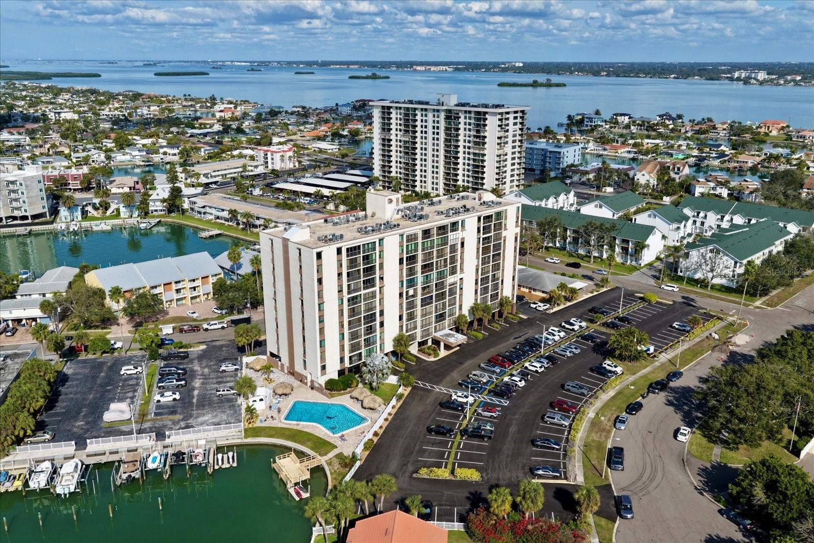 Listing photo id 39 for 255 Dolphin Point 508