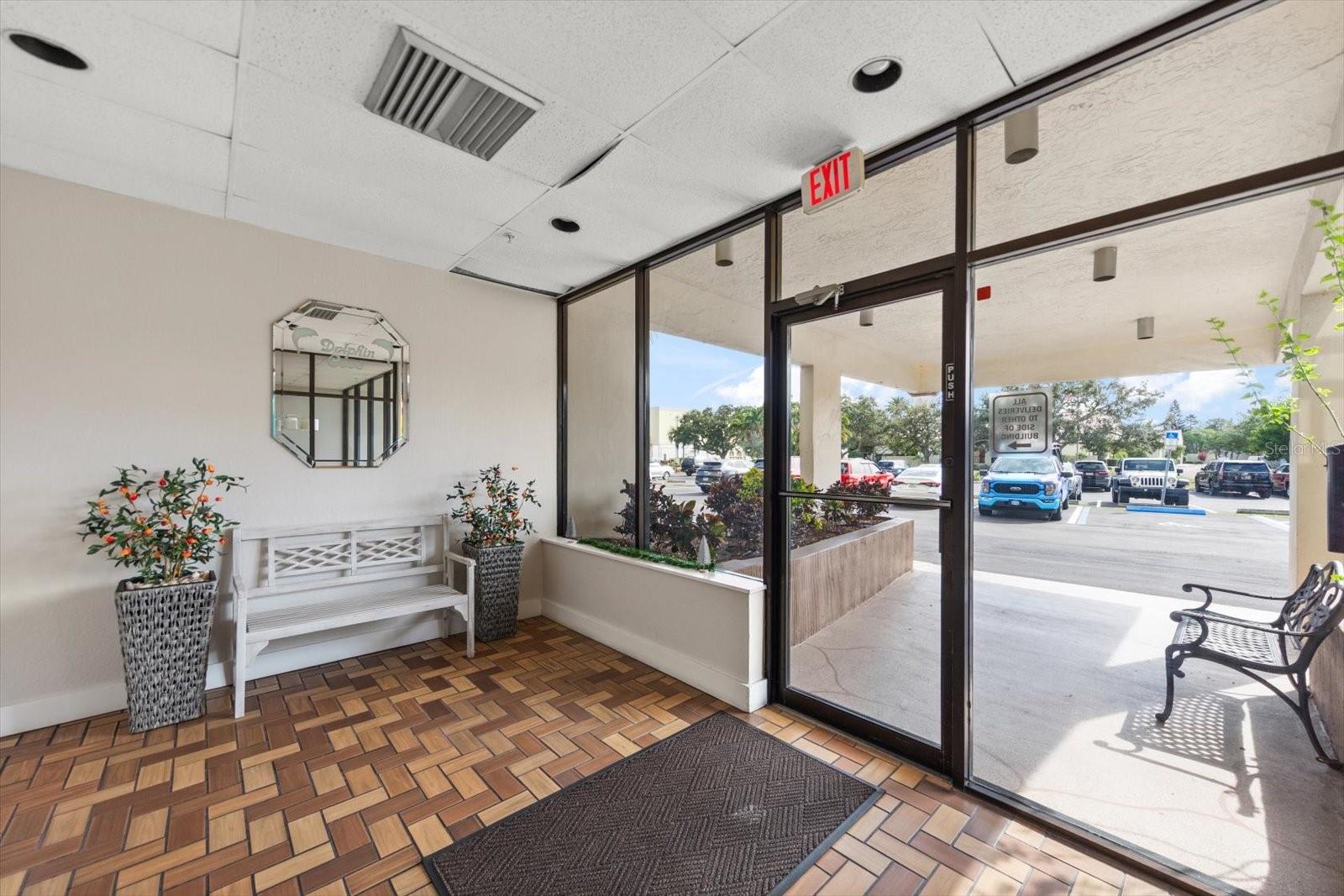 Listing photo id 3 for 255 Dolphin Point 508