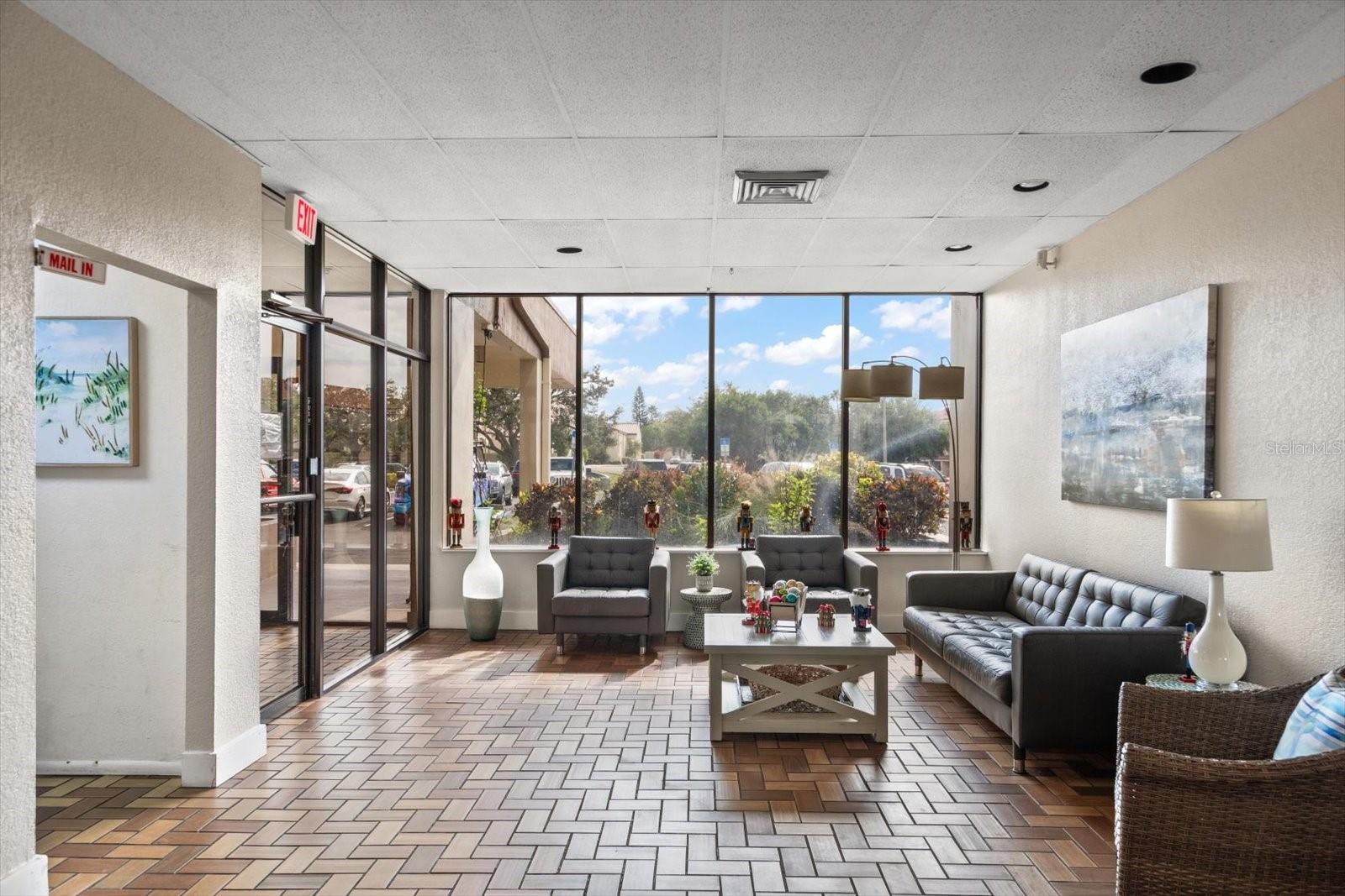 Listing photo id 5 for 255 Dolphin Point 508