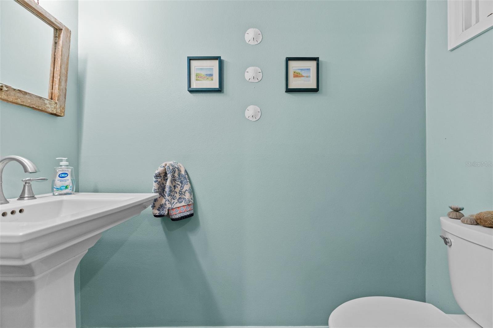 Image 11 of 38 For 618 Broadway  B