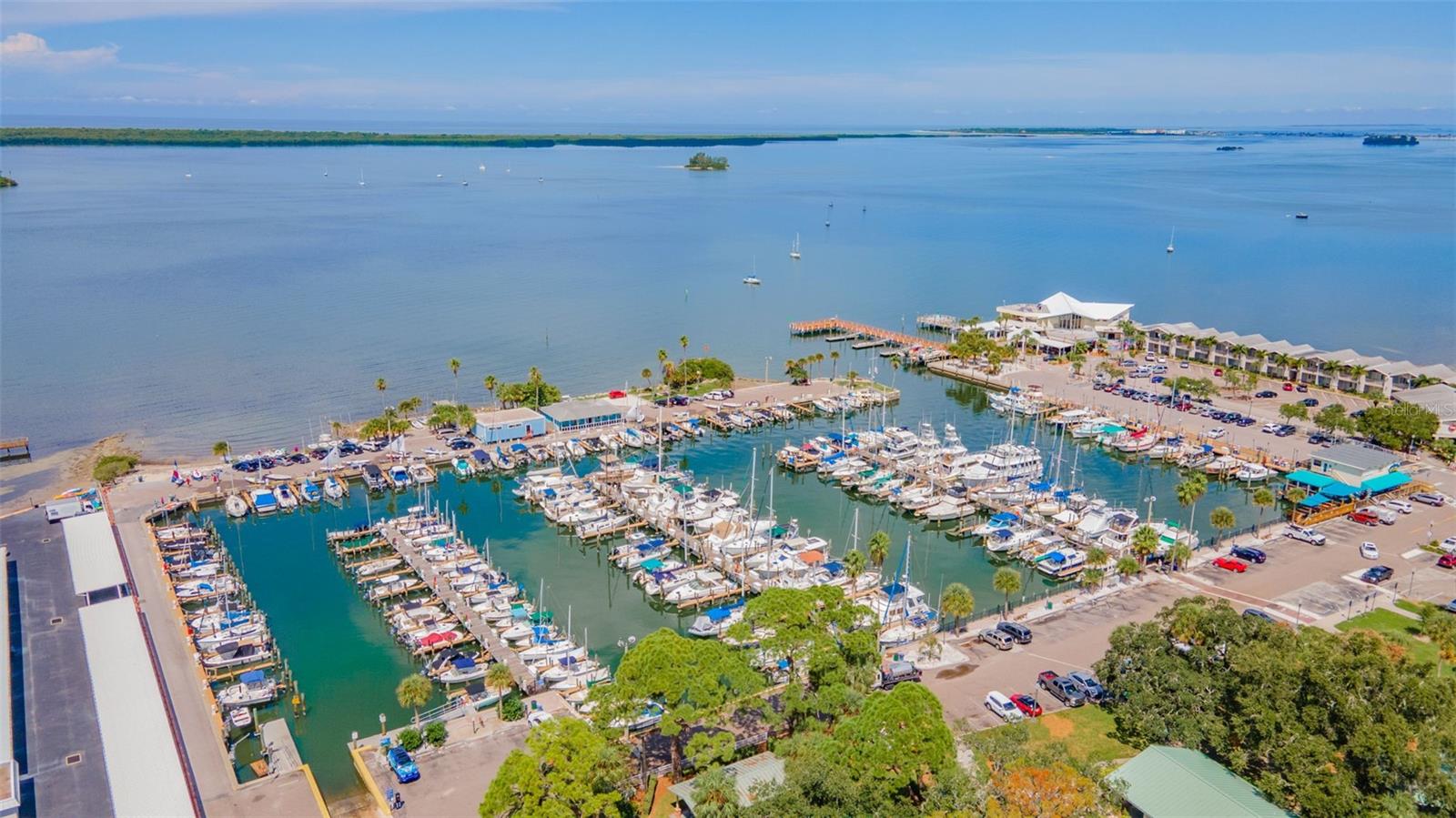 Image 36 of 38 For 618 Broadway  B