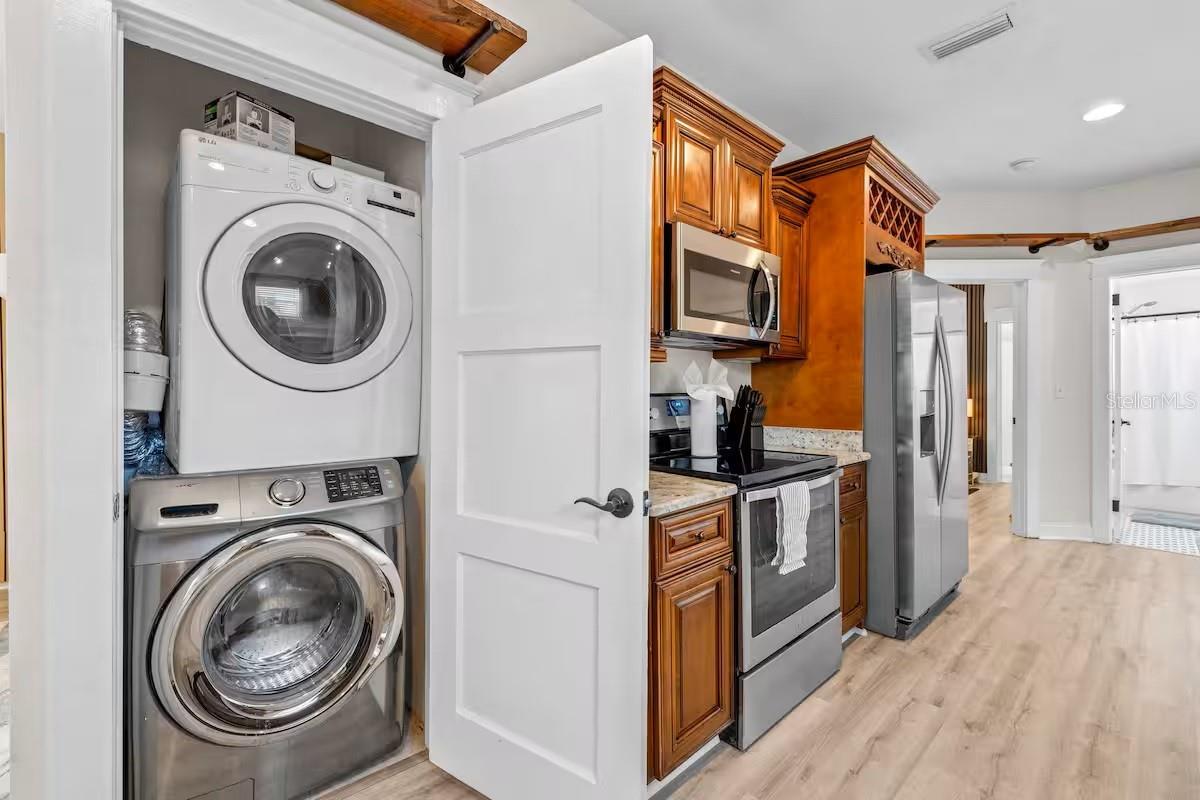 Image 17 of 34 For 7413 Elliott Street