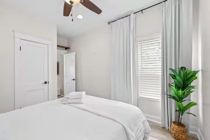 Image 24 of 34 For 7413 Elliott Street