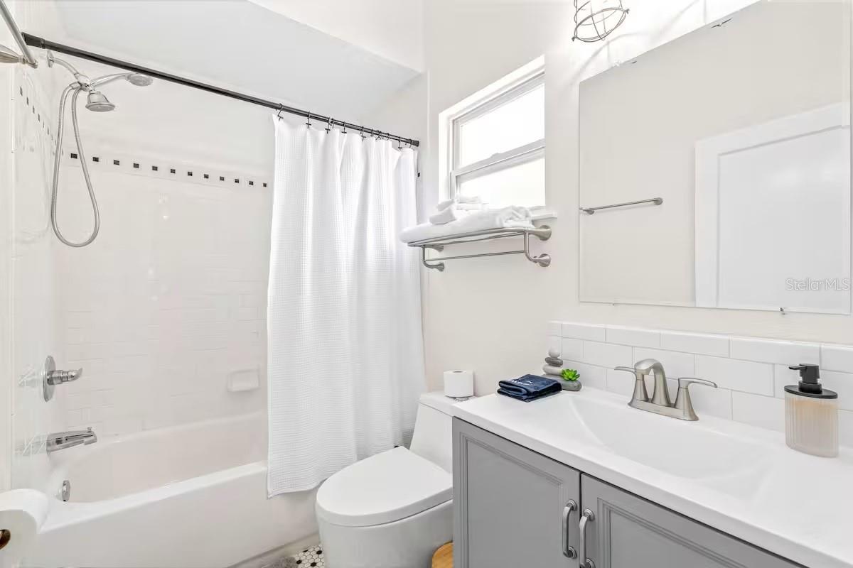 Image 25 of 34 For 7413 Elliott Street