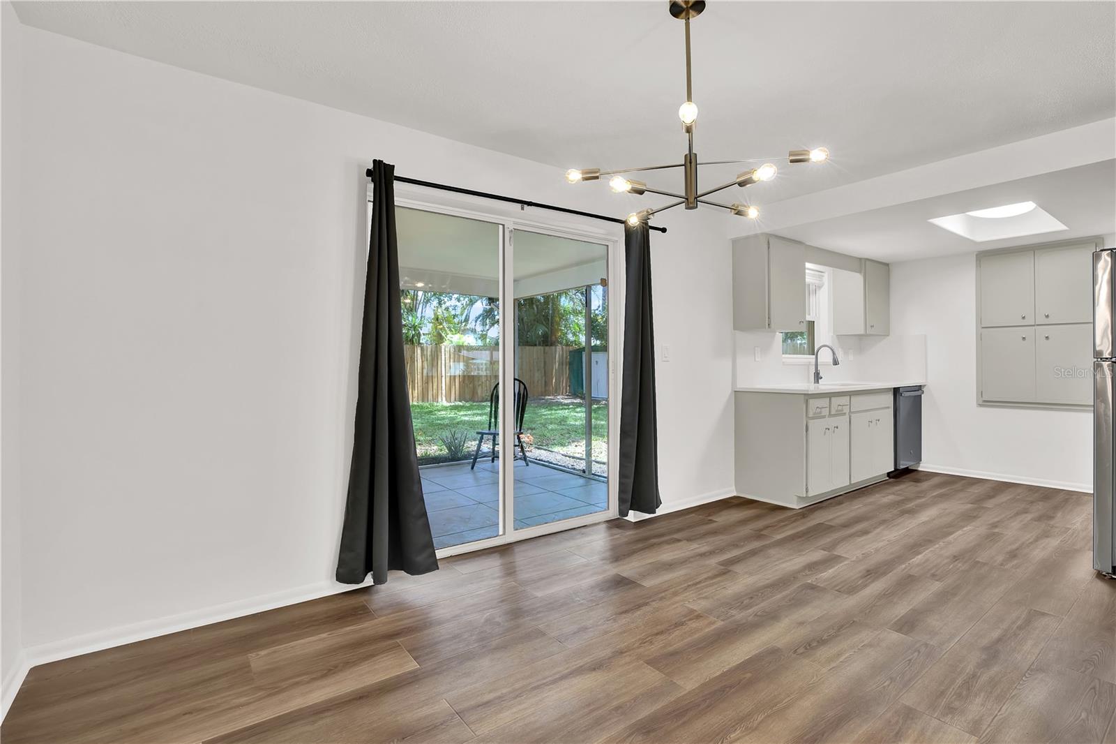 Image 6 of 22 For 980 5th Avenue Ne