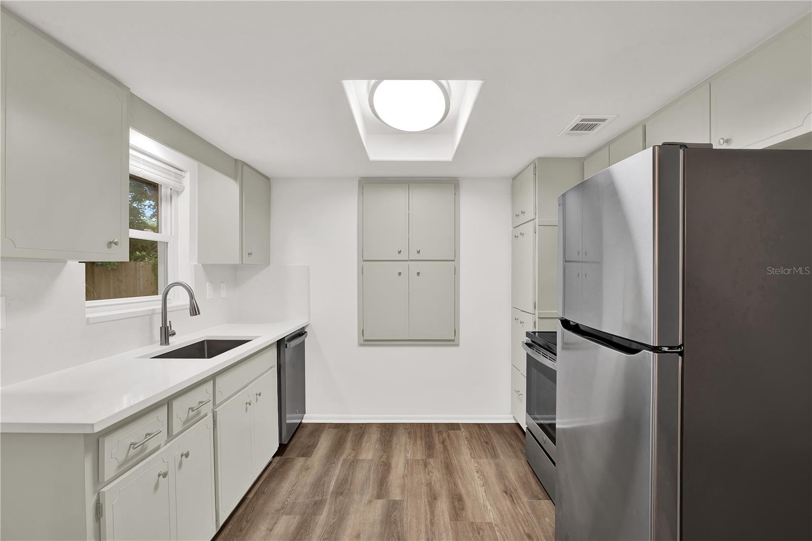 Image 8 of 22 For 980 5th Avenue Ne