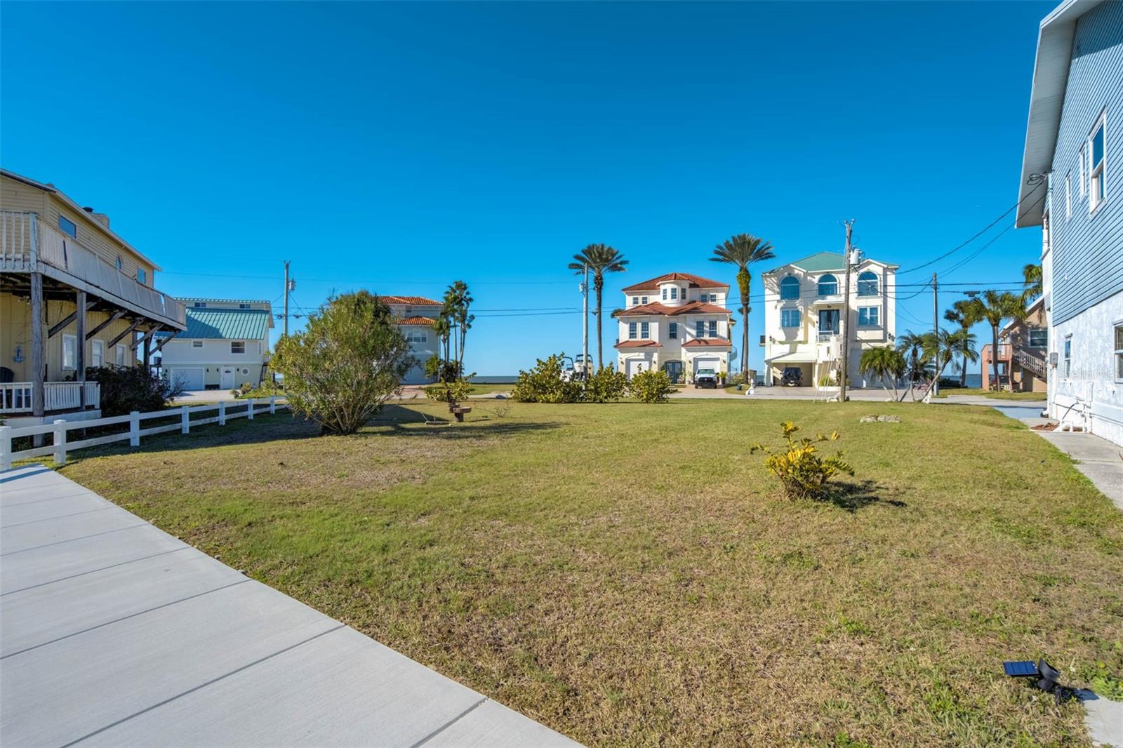 Image 4 of 25 For 6424 Driftwood Drive