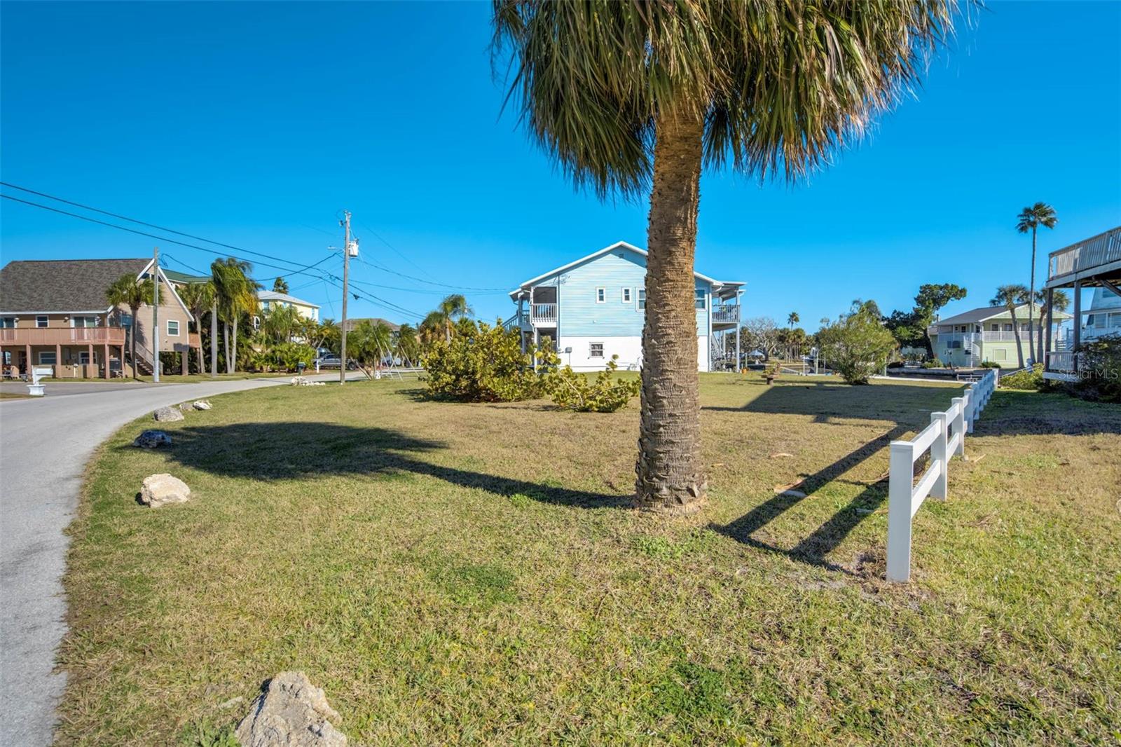 Image 8 of 25 For 6424 Driftwood Drive