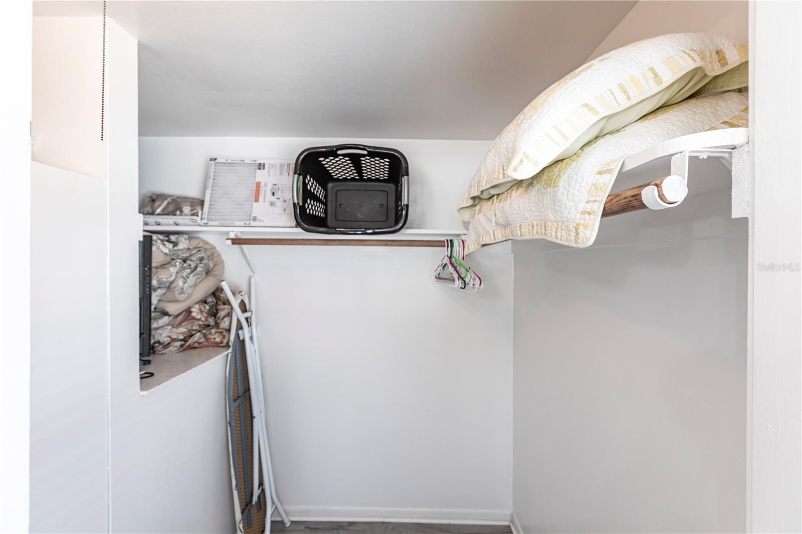 Image 15 of 22 For 6020 Midnight Pass Road 50