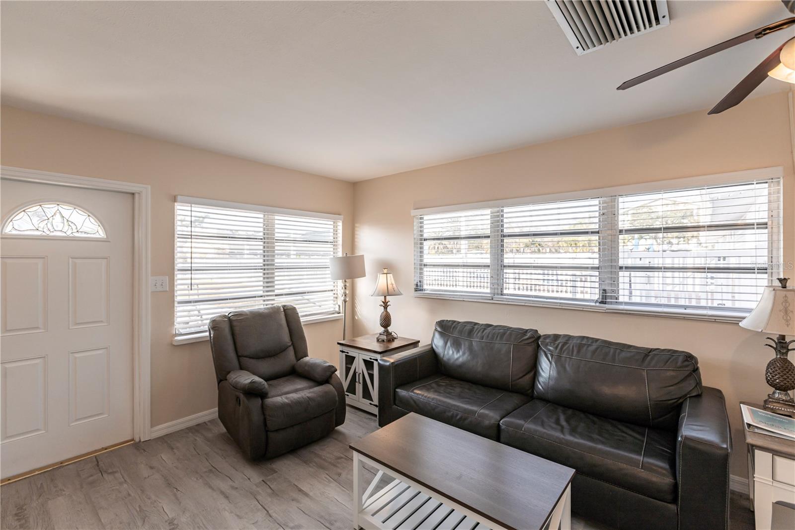 Image 4 of 22 For 6020 Midnight Pass Road 50