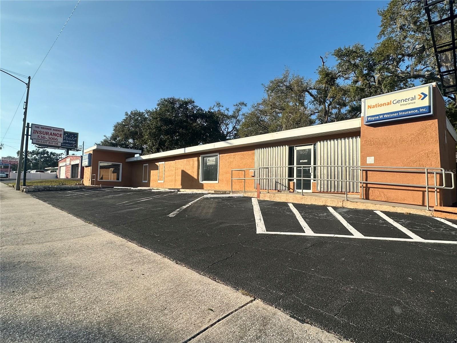 Image 2 of 6 For 550 Bay Drive