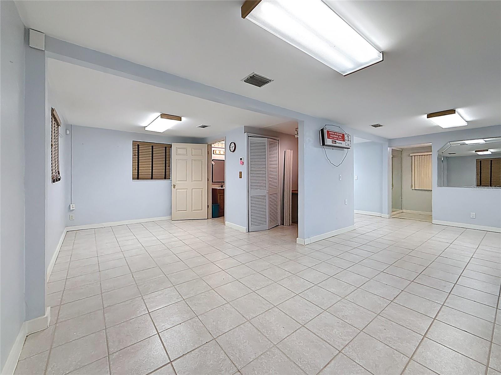 Image 6 of 6 For 550 Bay Drive