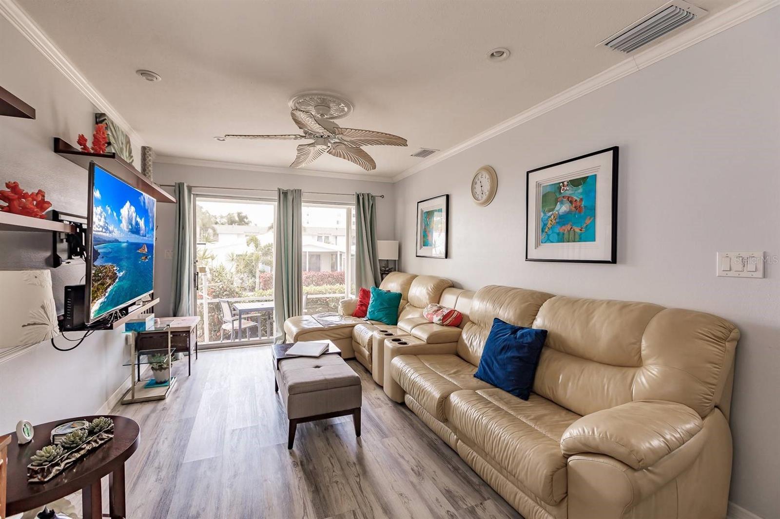 Image 11 of 16 For 6020 Midnight Pass Road 4