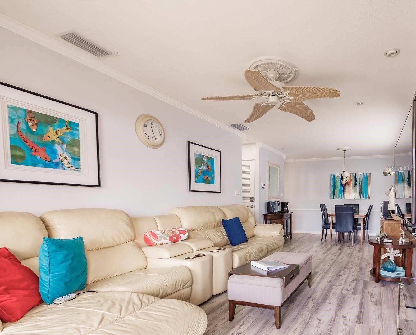 Image 14 of 16 For 6020 Midnight Pass Road 4