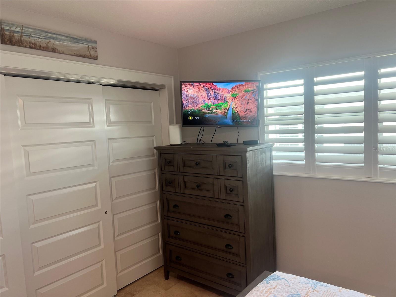 Image 12 of 21 For 6020 Midnight Pass Road 22