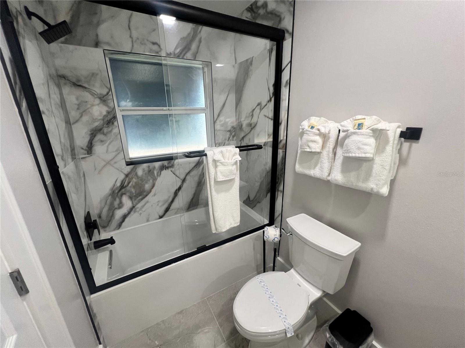 Image 14 of 21 For 6020 Midnight Pass Road 22