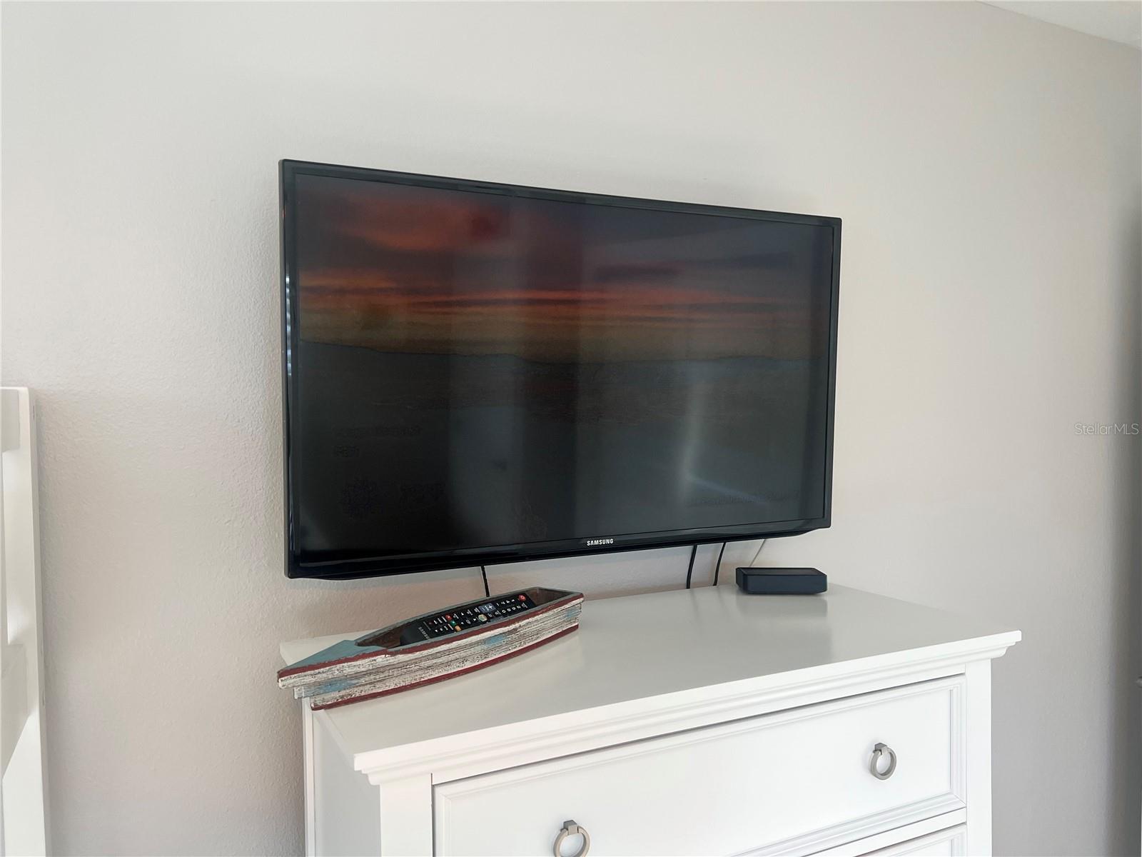 Image 17 of 21 For 6020 Midnight Pass Road 22