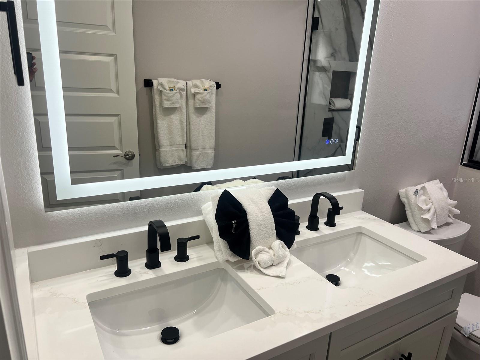 Image 19 of 21 For 6020 Midnight Pass Road 22