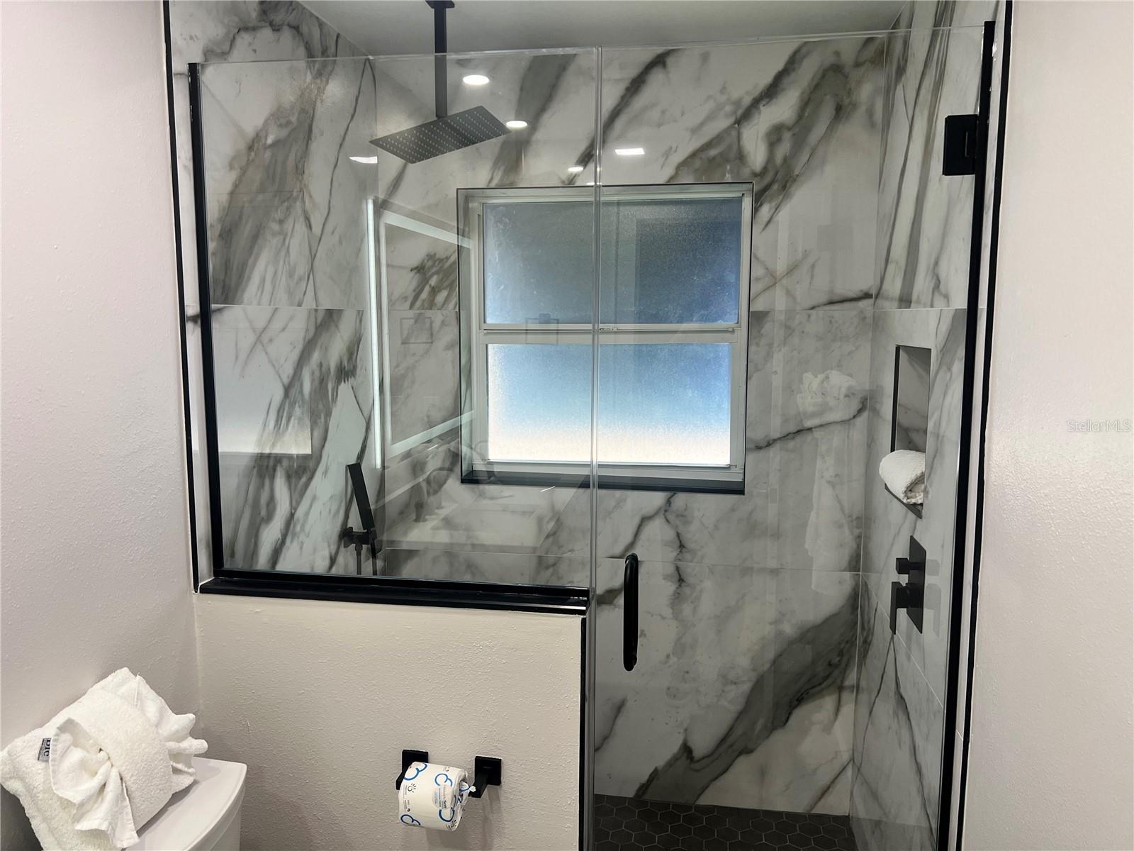 Image 20 of 21 For 6020 Midnight Pass Road 22