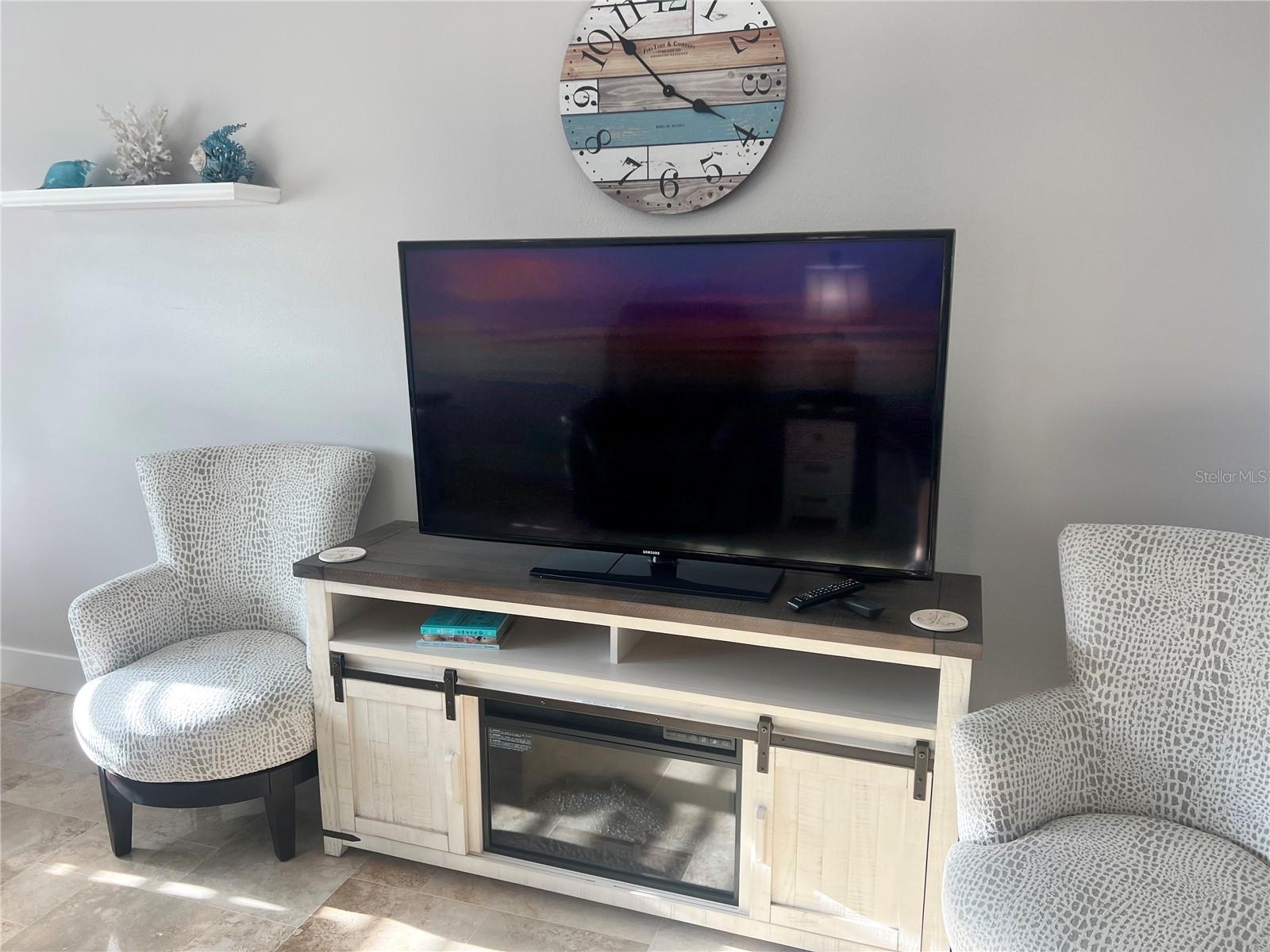 Image 5 of 21 For 6020 Midnight Pass Road 22