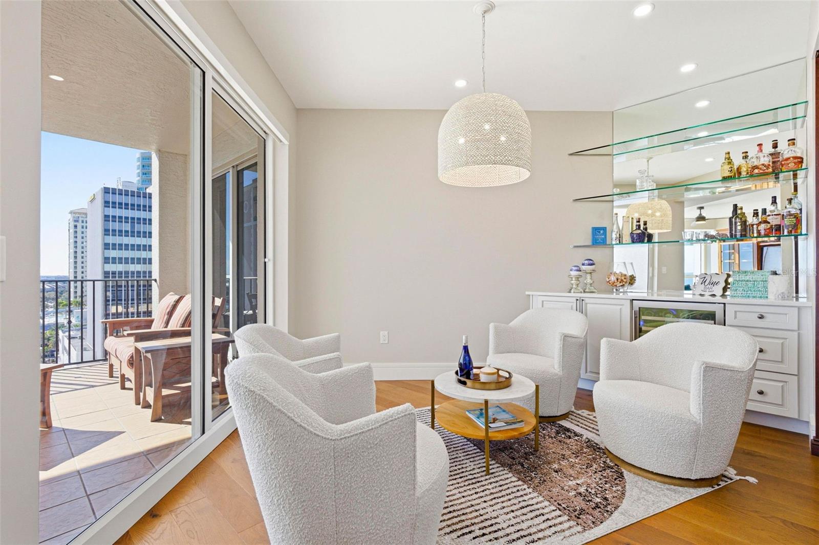 Image 10 of 44 For 300 Beach Drive Ne 1004