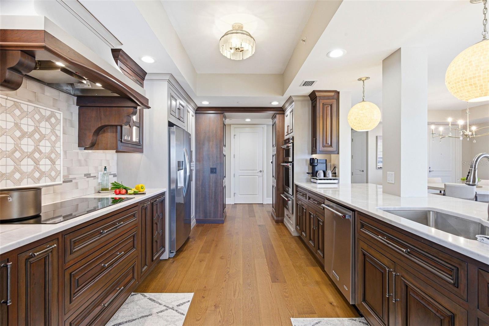 Image 11 of 44 For 300 Beach Drive Ne 1004