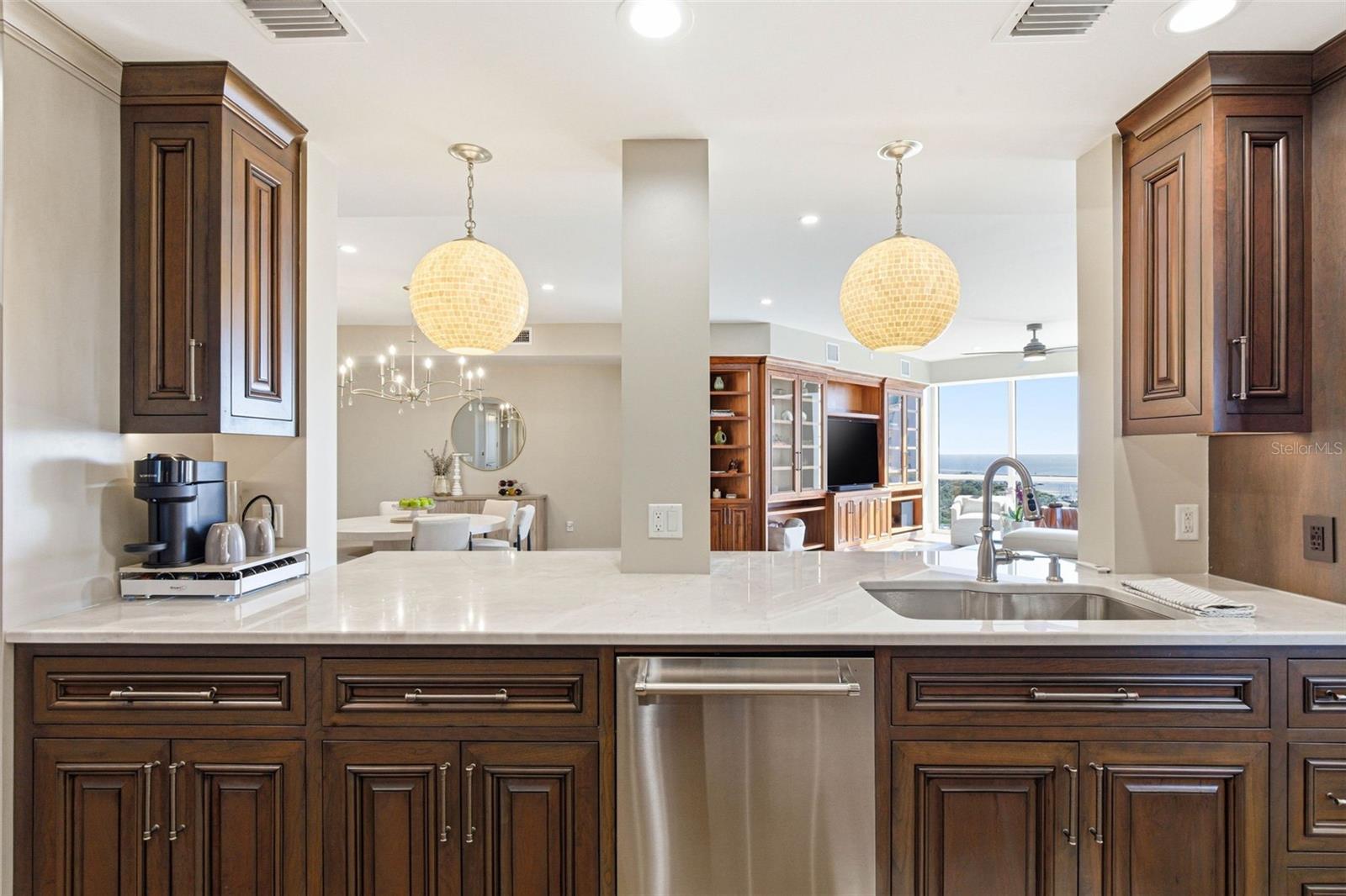 Image 13 of 44 For 300 Beach Drive Ne 1004