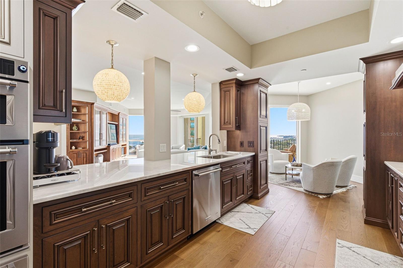 Image 14 of 44 For 300 Beach Drive Ne 1004