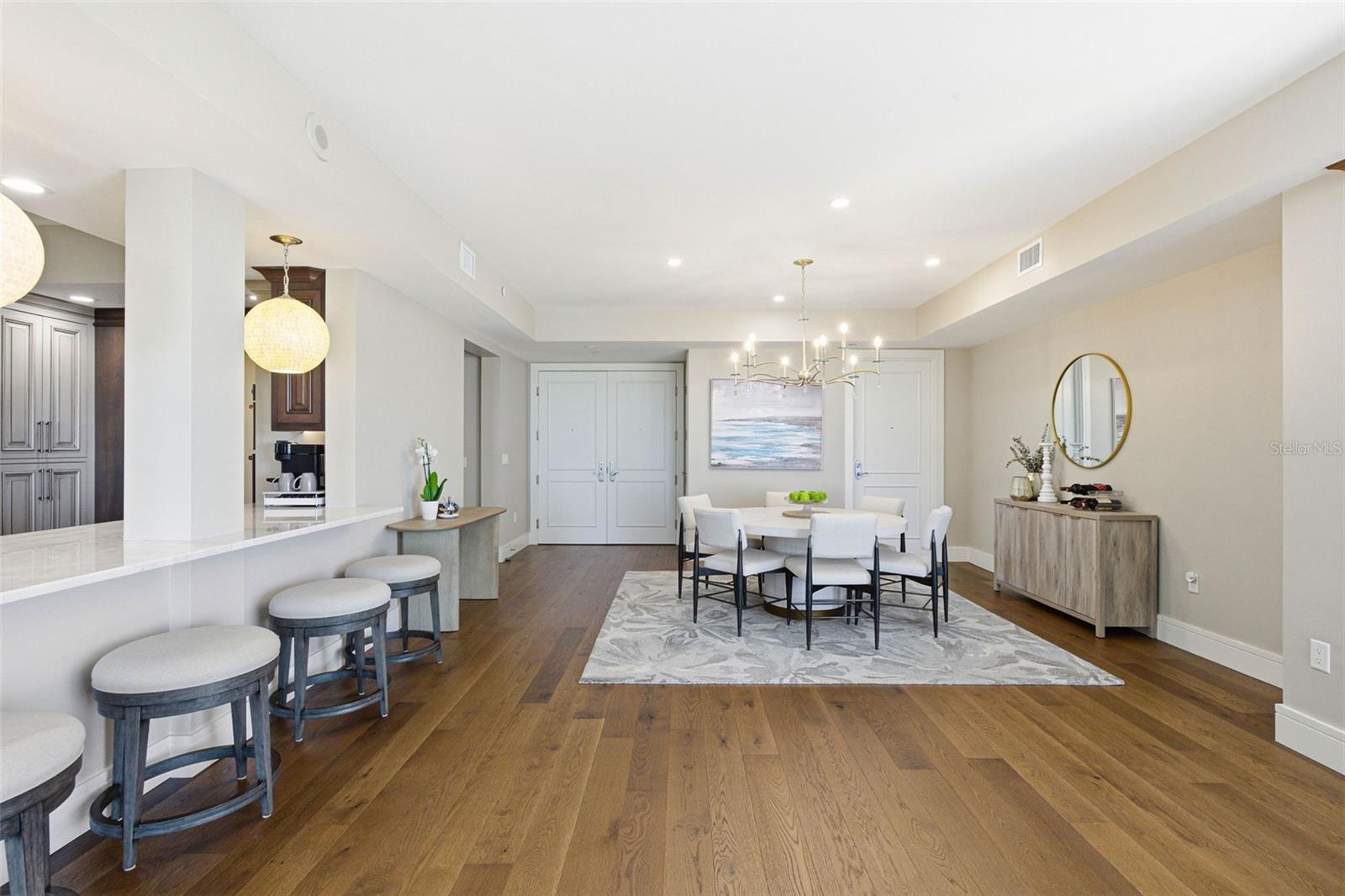 Image 15 of 44 For 300 Beach Drive Ne 1004