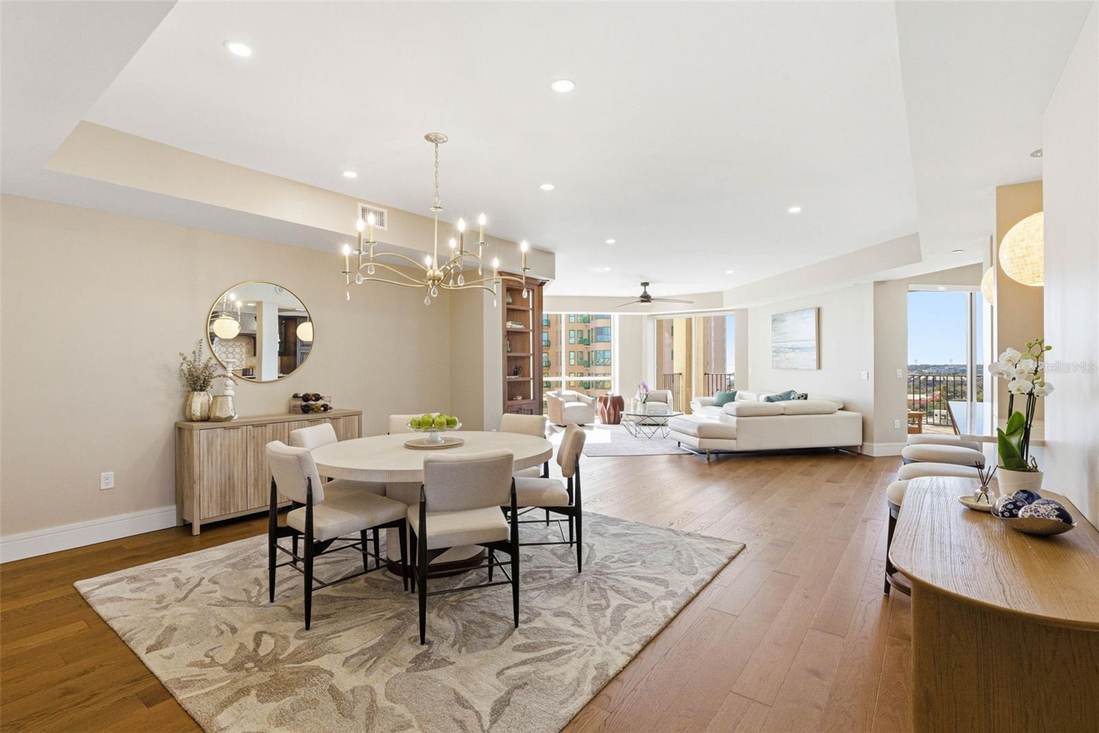 Image 17 of 44 For 300 Beach Drive Ne 1004