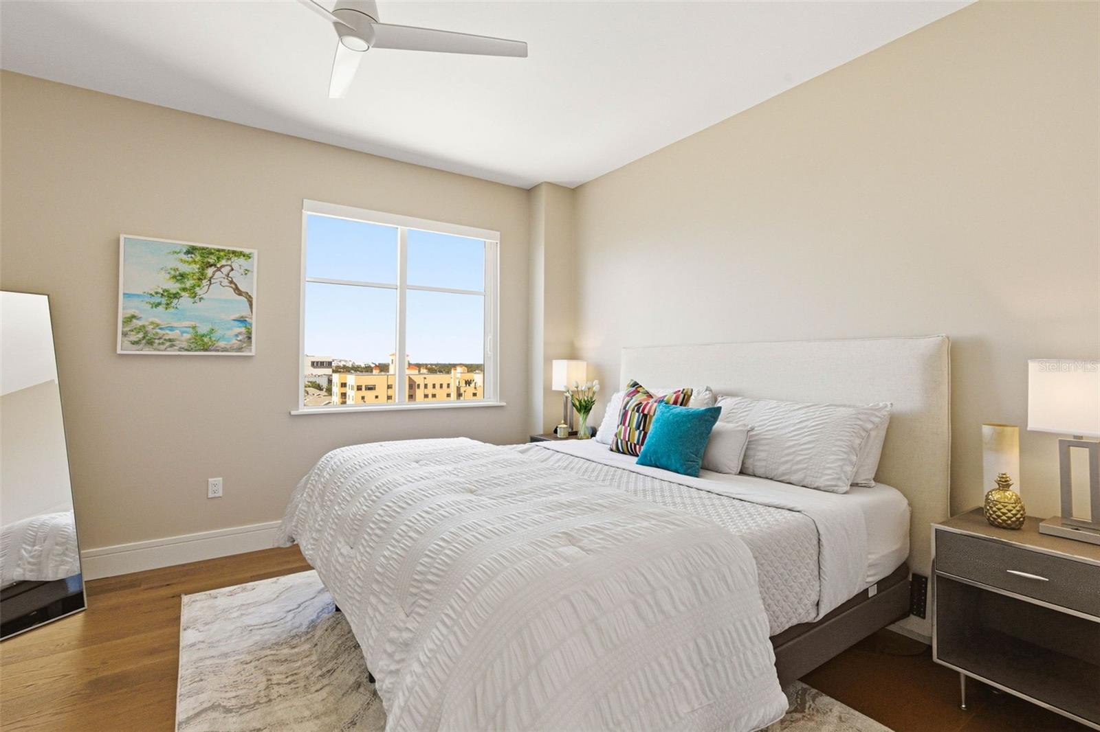 Image 23 of 44 For 300 Beach Drive Ne 1004